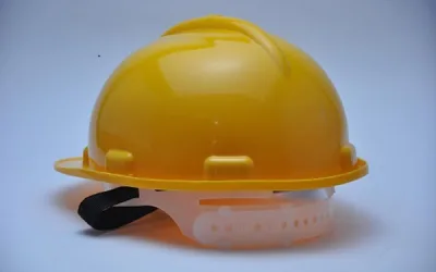 Plastic Injection Molding: Engineering the Modern Safety Helmet